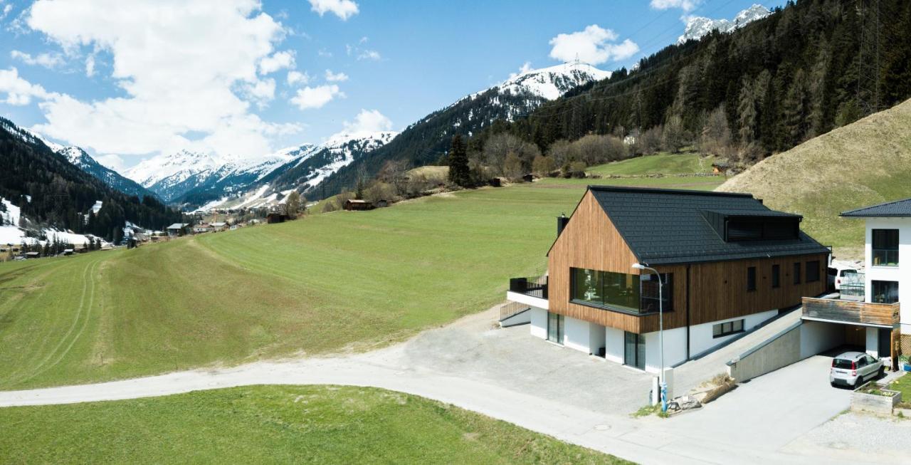 Der Wolf -Suiten Sankt Anton am Arlberg Exteriér fotografie